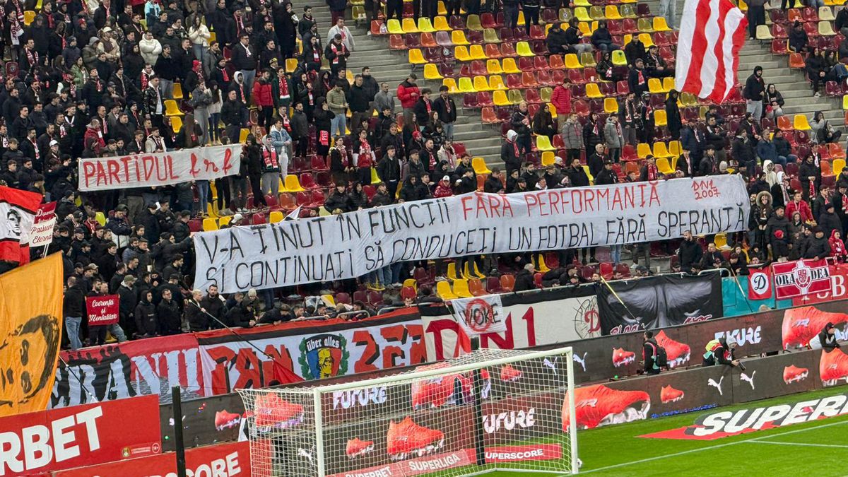 Duelul galeriilor la Dinamo - Craiova