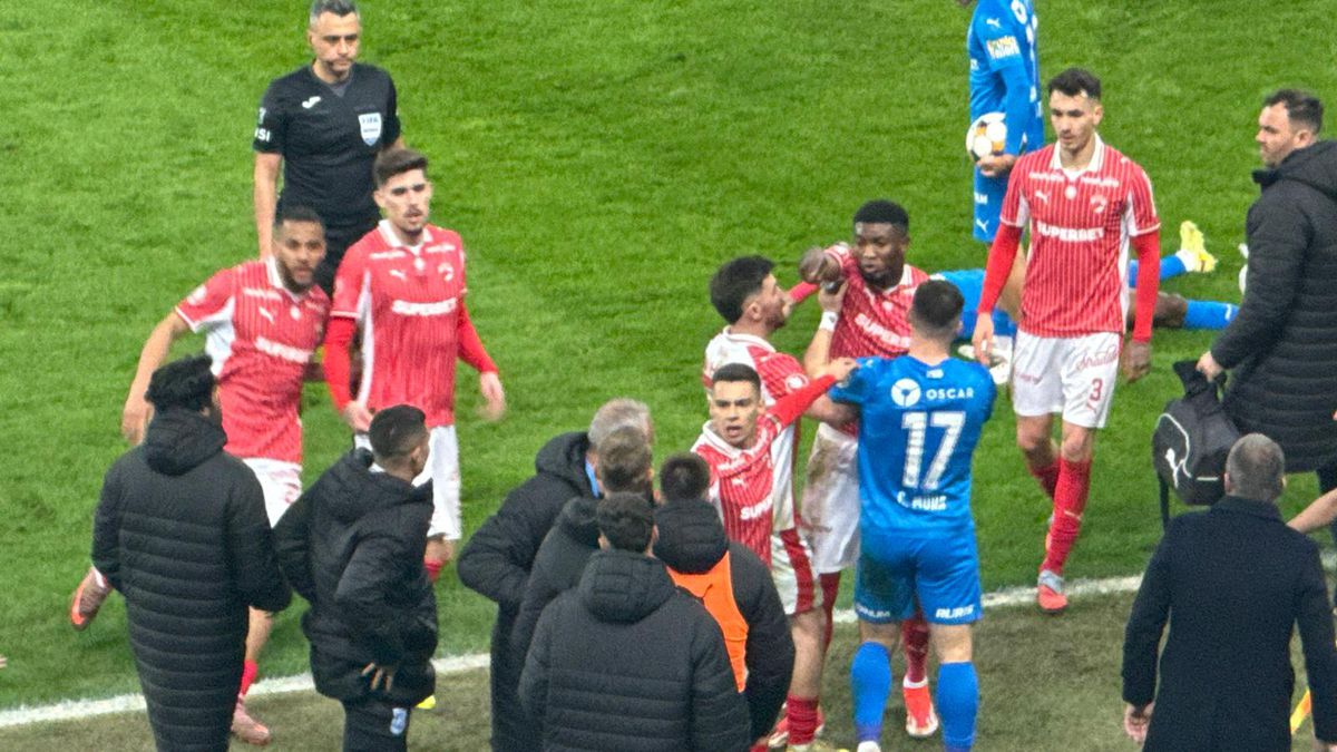 Final de primă repriză „nebun” în Dinamo - Craiova » Cele 3 momente care au „dinamitat” derby-ul