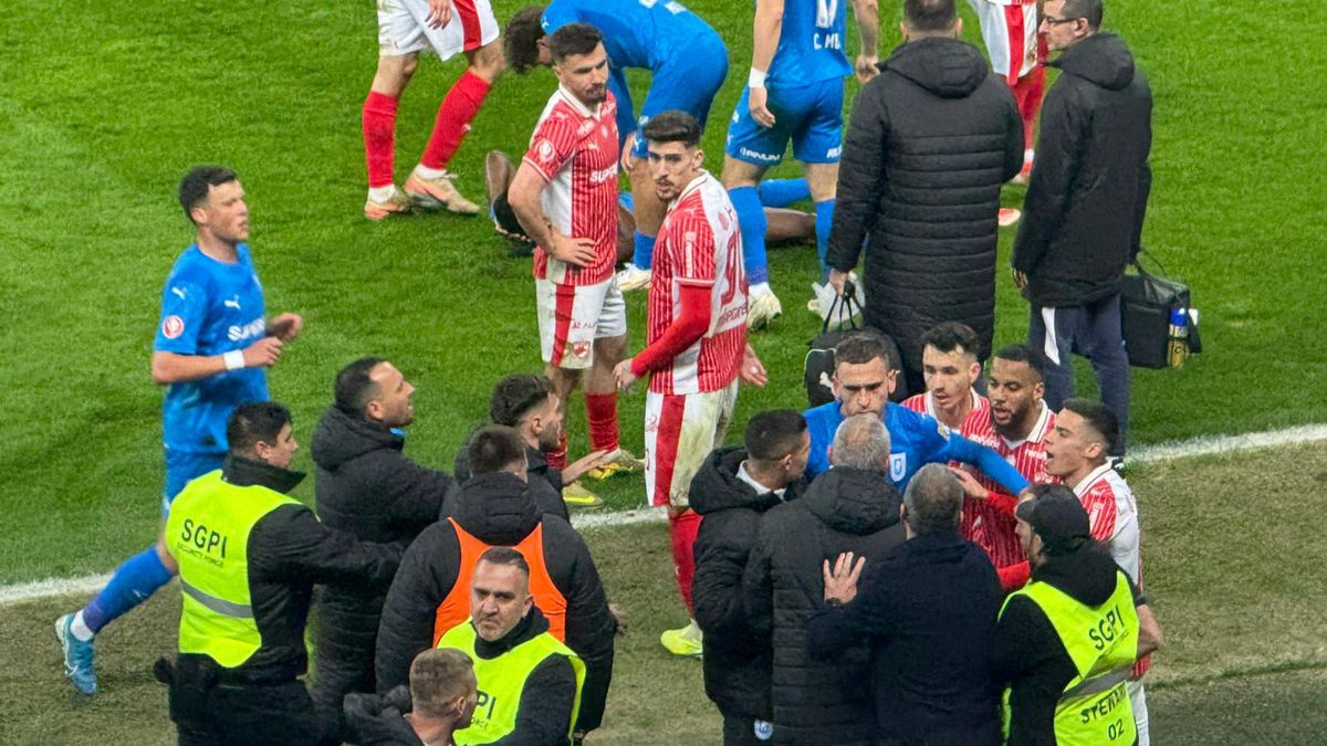 Altercație generală în Dinamo - Universitatea Craiova