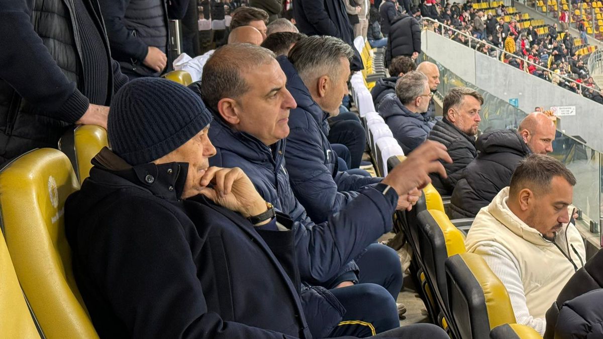 Mircea Lucescu, prezent la Dinamo - Craiova » Când anunță lotul final pentru barajul cu Turcia