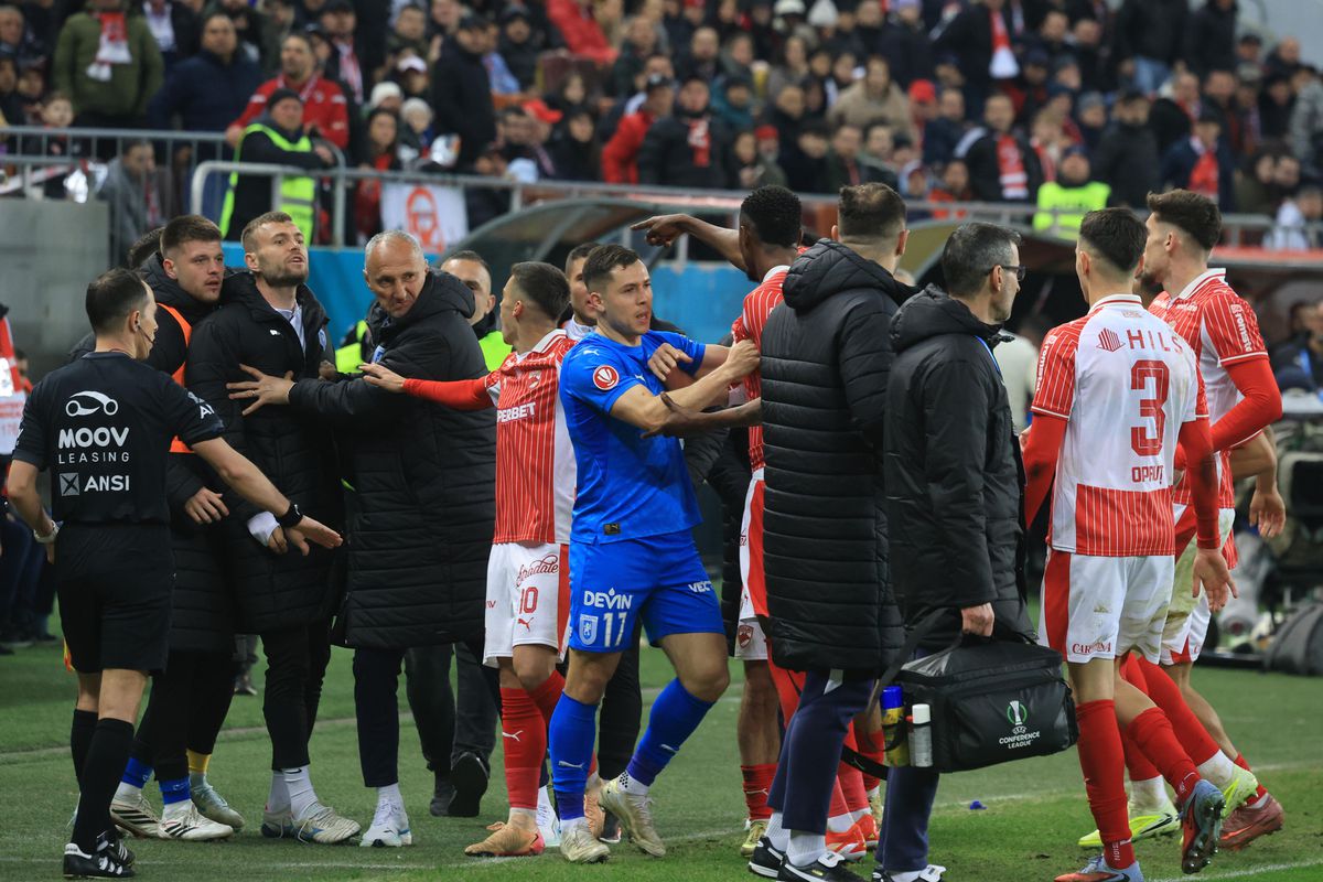 Final de primă repriză „nebun” în Dinamo - Craiova » Cele 3 momente care au „dinamitat” derby-ul