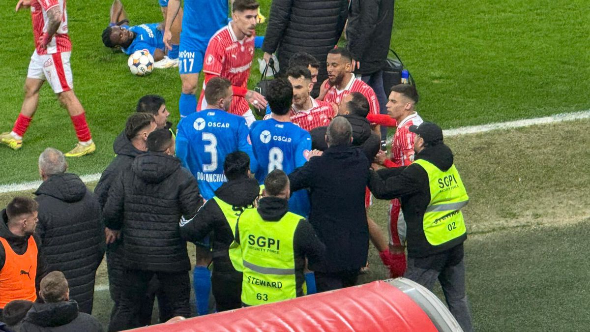 Altercație generală în Dinamo - Universitatea Craiova