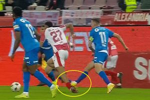 Dinamo - Universitatea Craiova, derby pe Arena Națională » Etim deschide scorul, iar Bancu este eliminat