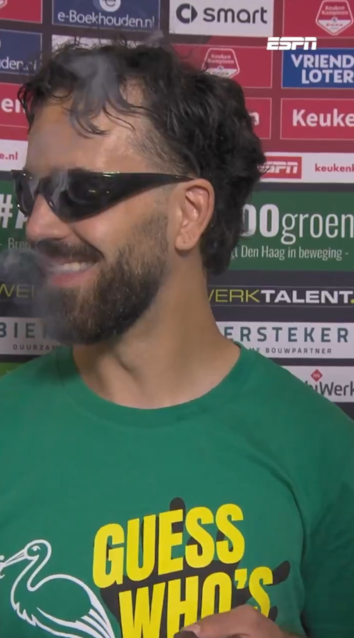 Cu berea și trabucul la flash-interviu » Internaționalul a făcut spectacol după ce a promovat: „Sunt cine sunt”