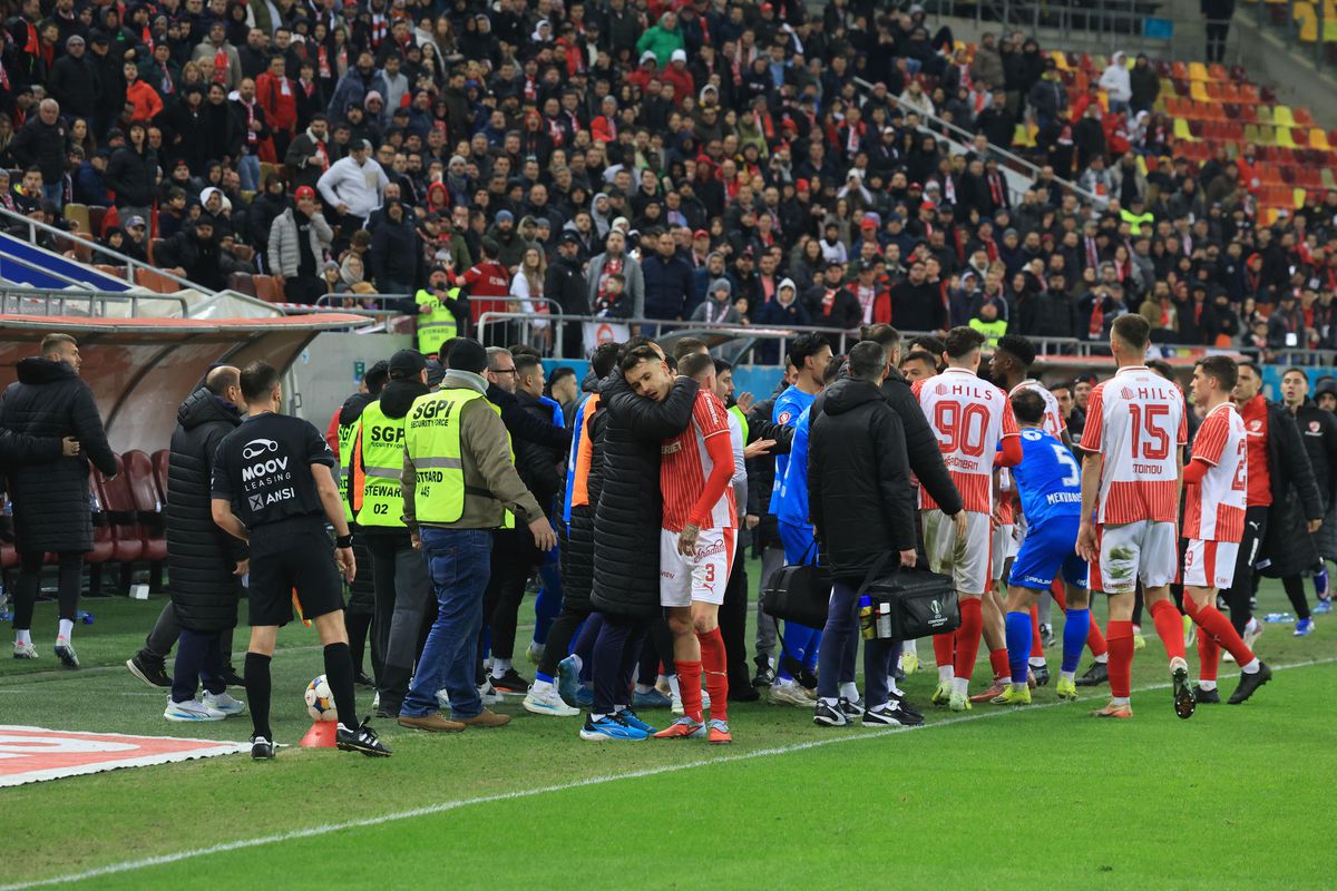 Final de primă repriză „nebun” în Dinamo - Craiova » Cele 3 momente care au „dinamitat” derby-ul