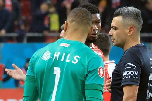 Dinamoviștii cred că Feșnic i-a privat de un penalty