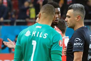 Dinamoviștii acuză arbitrajul: „A fost penalty!” + „Când am întrebat arbitrul, a zâmbit”