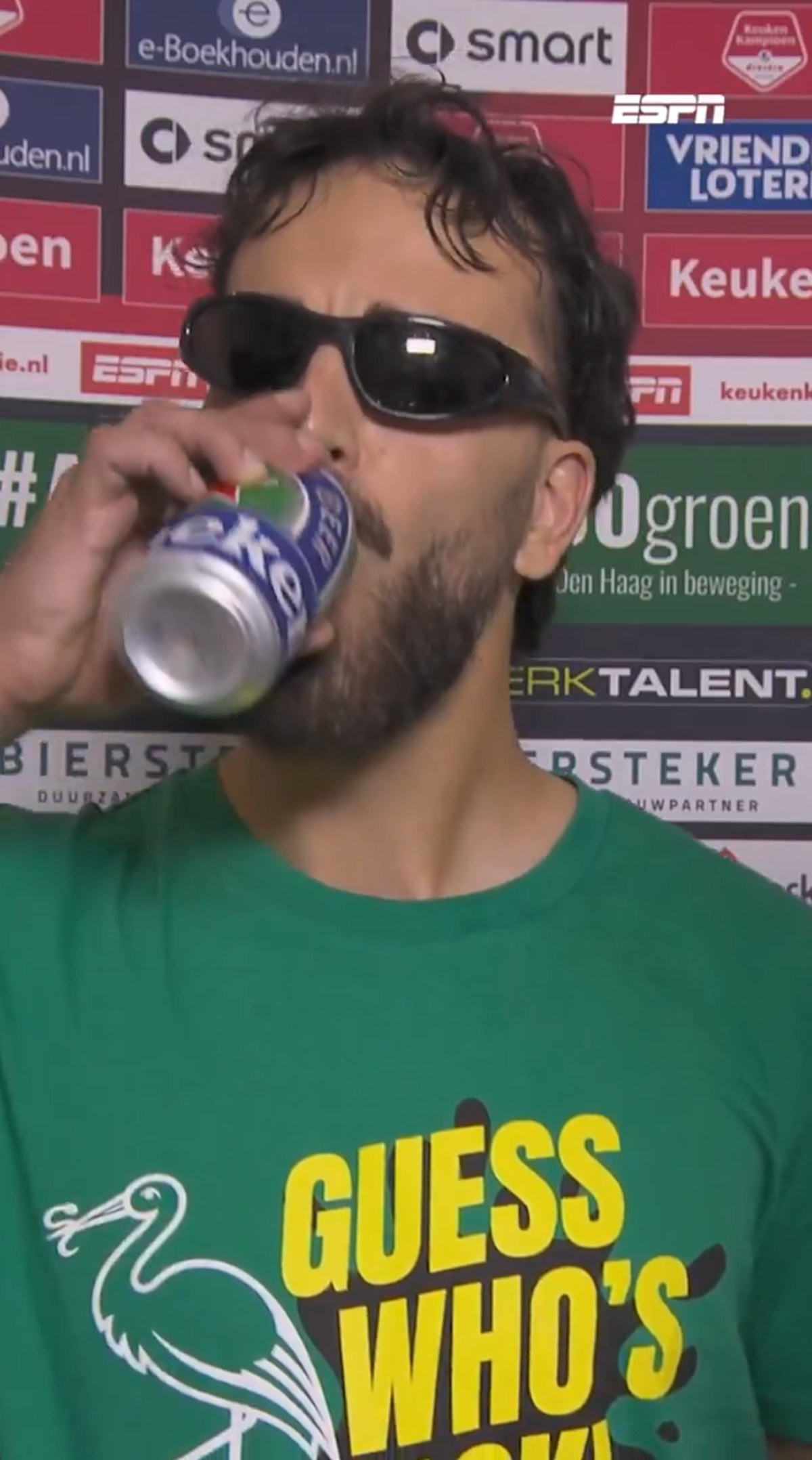 Cu berea și trabucul la flash-interviu » Internaționalul a făcut spectacol după ce a promovat: „Sunt cine sunt”