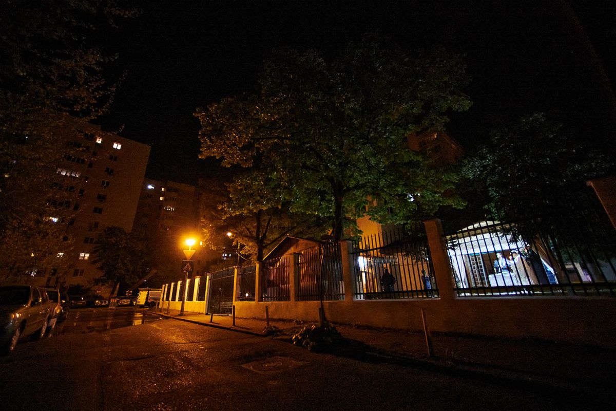 7 angajați ISU Bacău au jucat fotbal lângă izoletă în prima zi de Paști