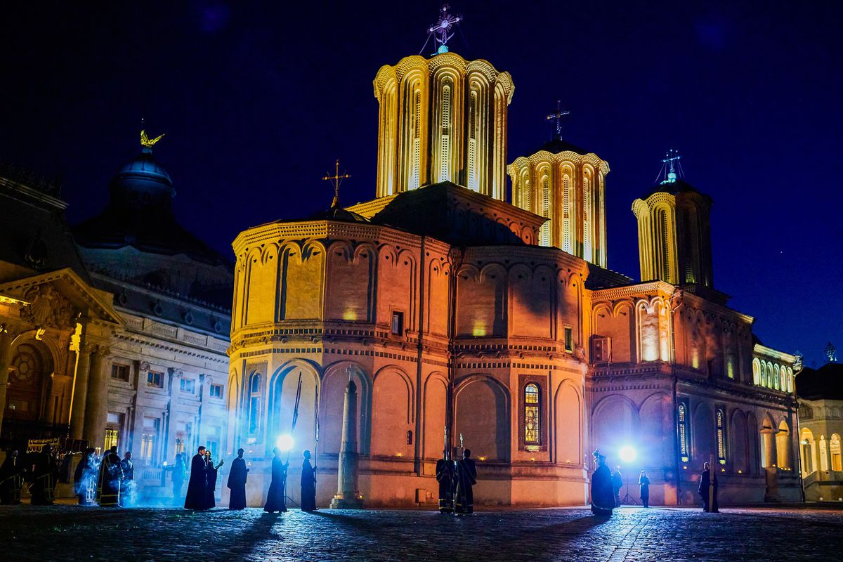 7 angajați ISU Bacău au jucat fotbal lângă izoletă în prima zi de Paști