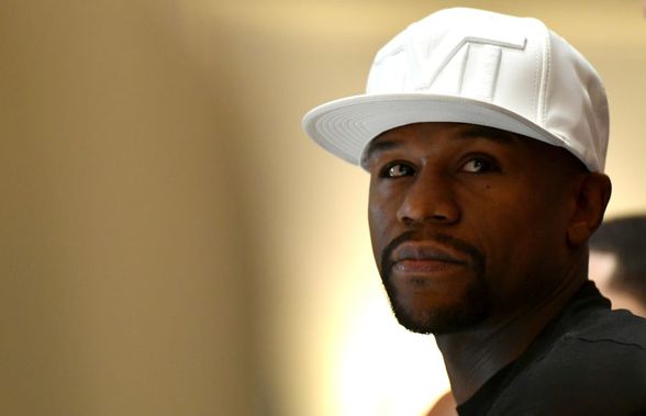 FOTO Floyd Mayweather și-a pus America în cap: cum a fost surprins pe străzile din Los Angeles în plină pandemie de COVID-19