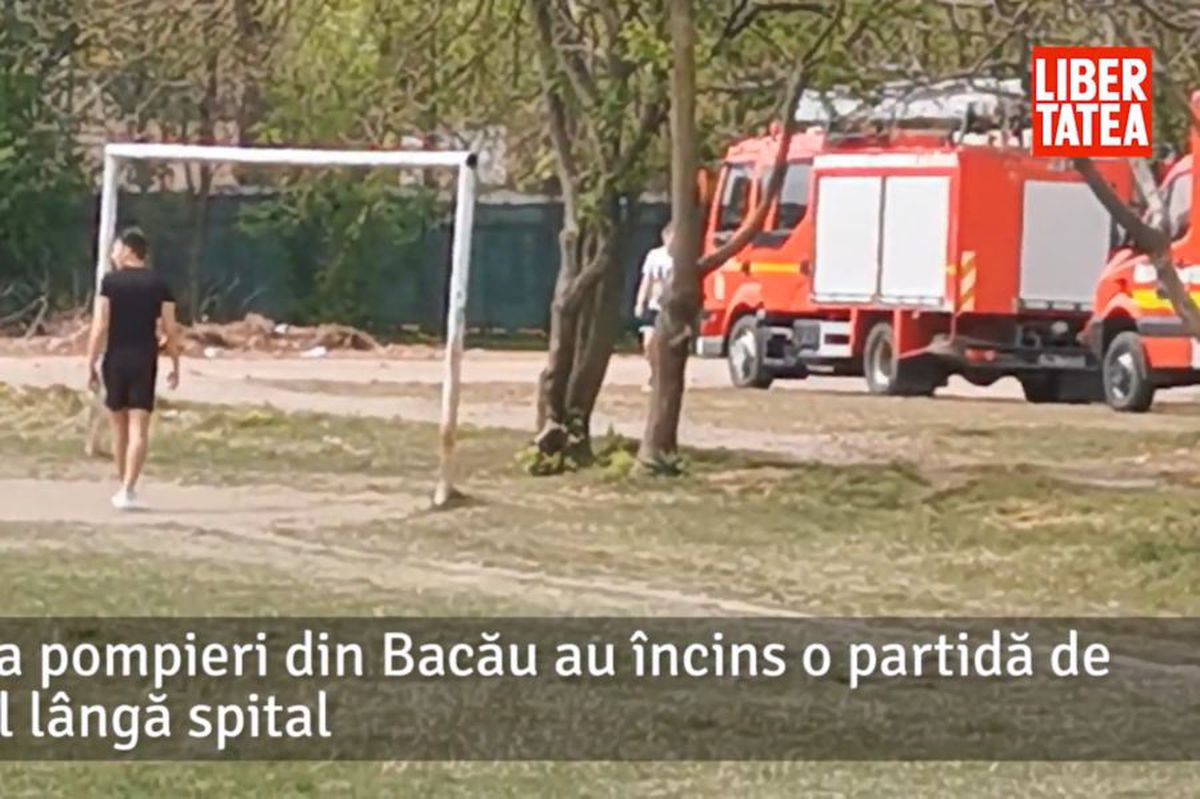 7 angajați ISU Bacău au jucat fotbal lângă izoletă în prima zi de Paști