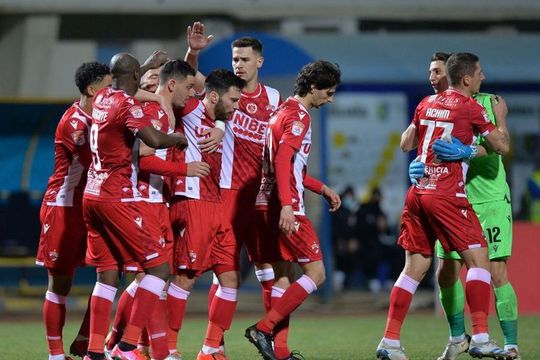 Dinamo are meci marți seară, de la ora 21:30, cu UTA, în Ștefan cel Mare, însă situația la clubul din Ștefan cel Mare este plină de imprevizibil, critică.