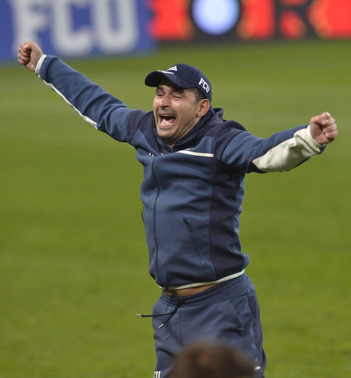 FC U Craiova - Rapid 1-0 » Muică, se vede promovarea! Oltenii s-au desprins în play-off și visează la Liga 1