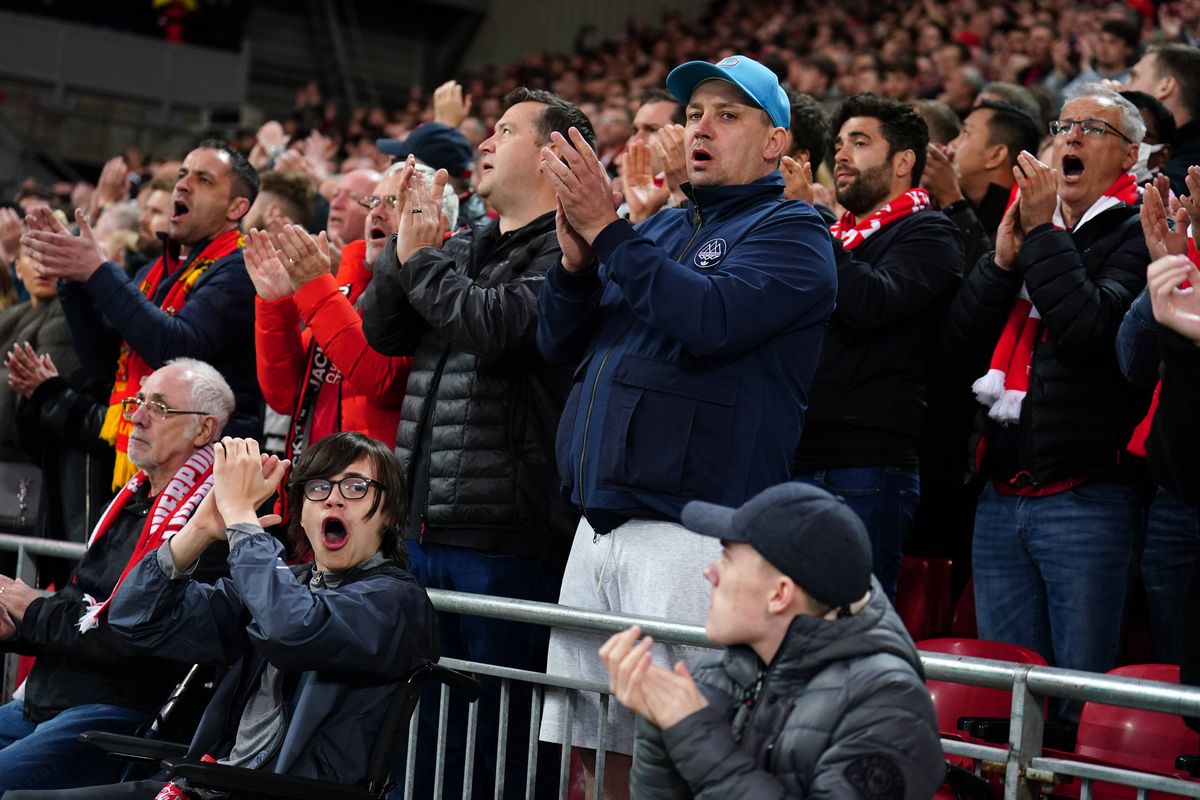 Moment emoționant pe Anfield Road » Au lăsat deoparte rivalitatea și au fost alături de Cristiano Ronaldo