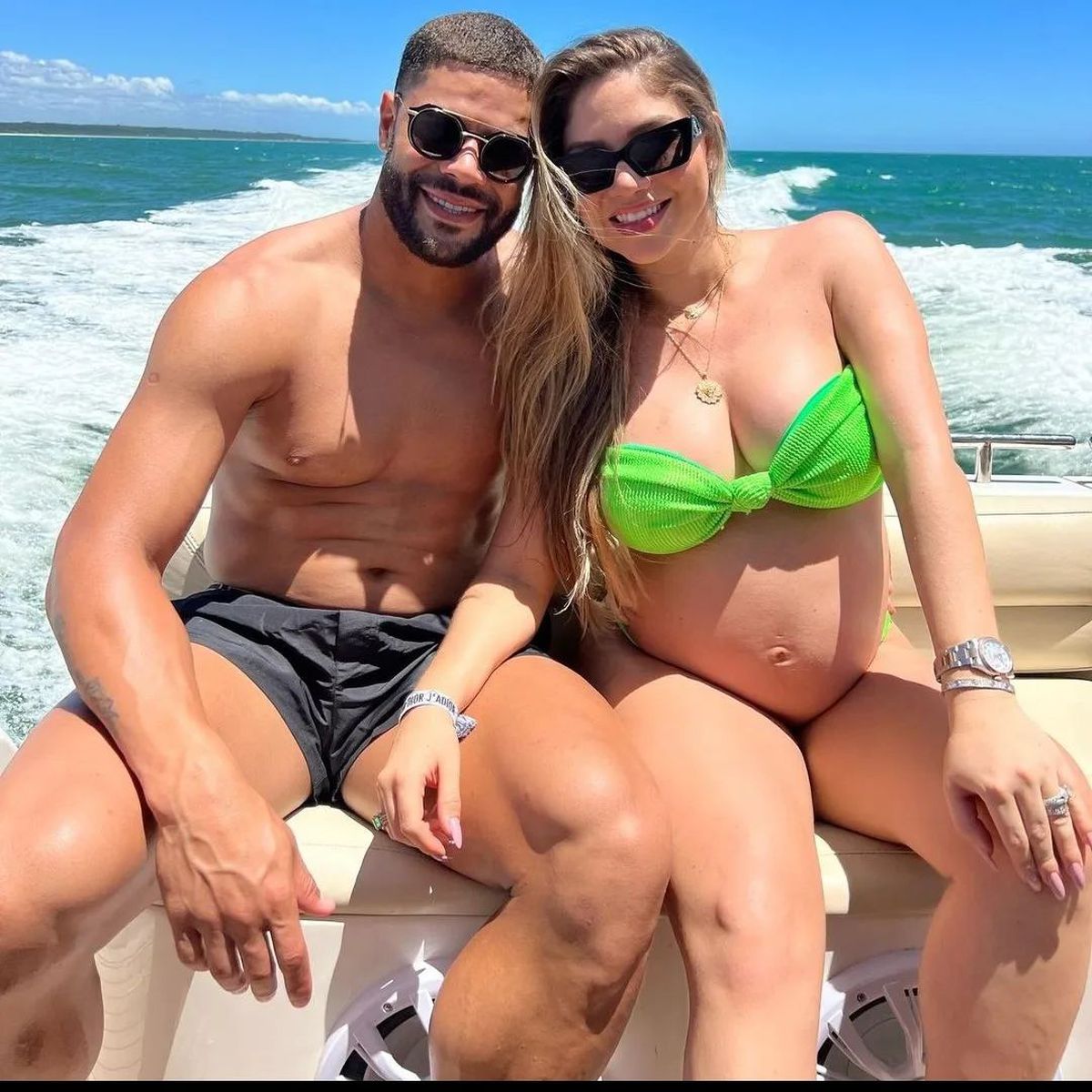 Fostul mare internațional s-a cununat cu nepoata fostei lui soții. Imagini de senzație: party de lux în resort