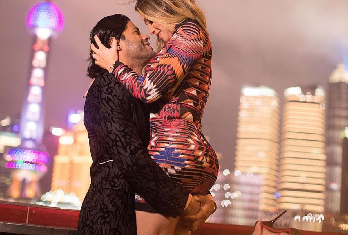 Fostul mare internațional s-a cununat cu nepoata fostei lui soții. Imagini de senzație: party de lux în resort