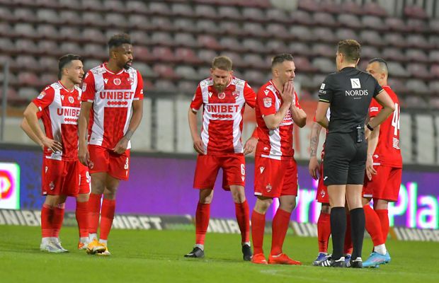 Tiradă în direct: „Jucătorii de la Dinamo parcă sunt dușmanii fotbalului!”