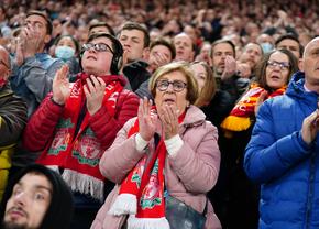 Moment emoționant pe Anfield Road » Au lăsat deoparte rivalitatea și fost alături de Cristiano Ronaldo