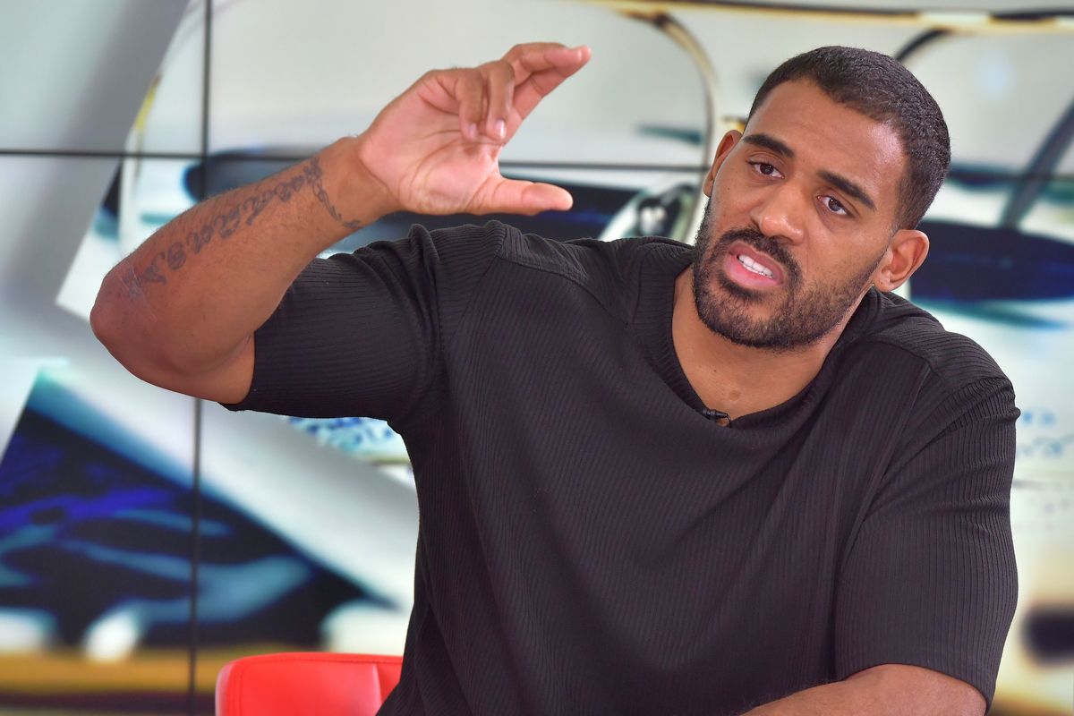 De la fotbal la kickboxing » Benny Adegbuyi și-a spus povestea la „Prietenii lui Ovidiu”: „Tata e nigerian, dar eu mă simt sută la sută român. Țin cu FCSB”