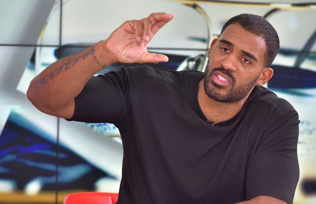 De la fotbal la kickboxing » Benny Adegbuyi și-a spus povestea la „Prietenii lui Ovidiu”: „Tata e nigerian, dar eu mă simt sută la sută român. Țin cu FCSB”