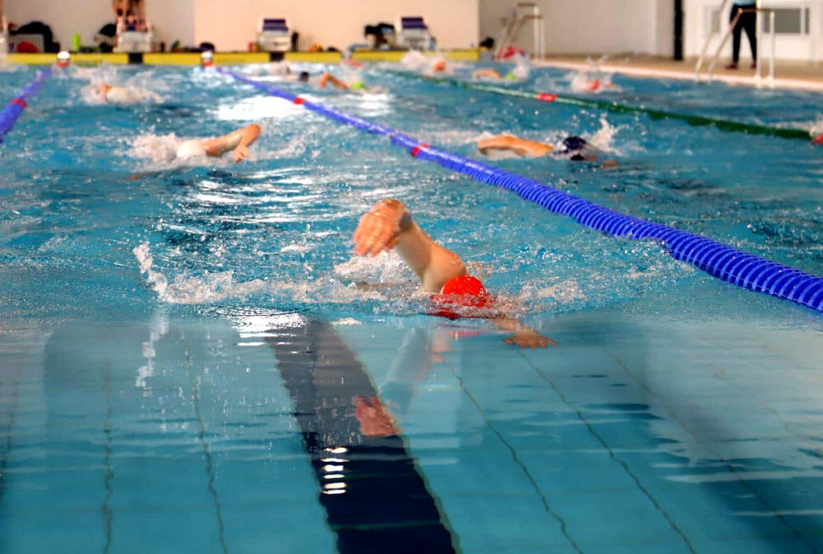 Cu o întârziere de 18 luni, bazinul olimpic de 1,7 milioane de euro din România a fost inaugurat astăzi: „Avem o infrastructură de excepție”