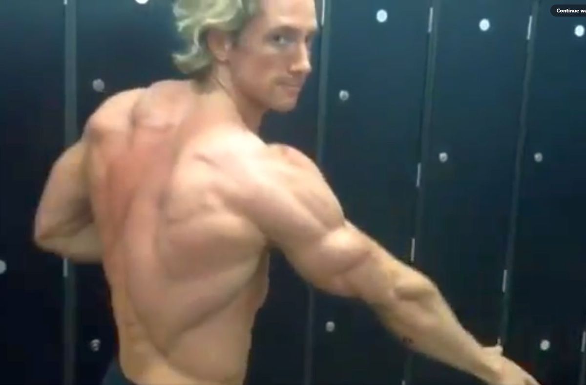 Alți fotbaliști cu fizicuri impresionante