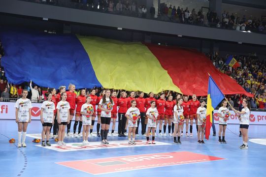 Naționala feminină a României înainatea meciului cu Portugalai din barajul pentru CM FOTO Sorin Pană