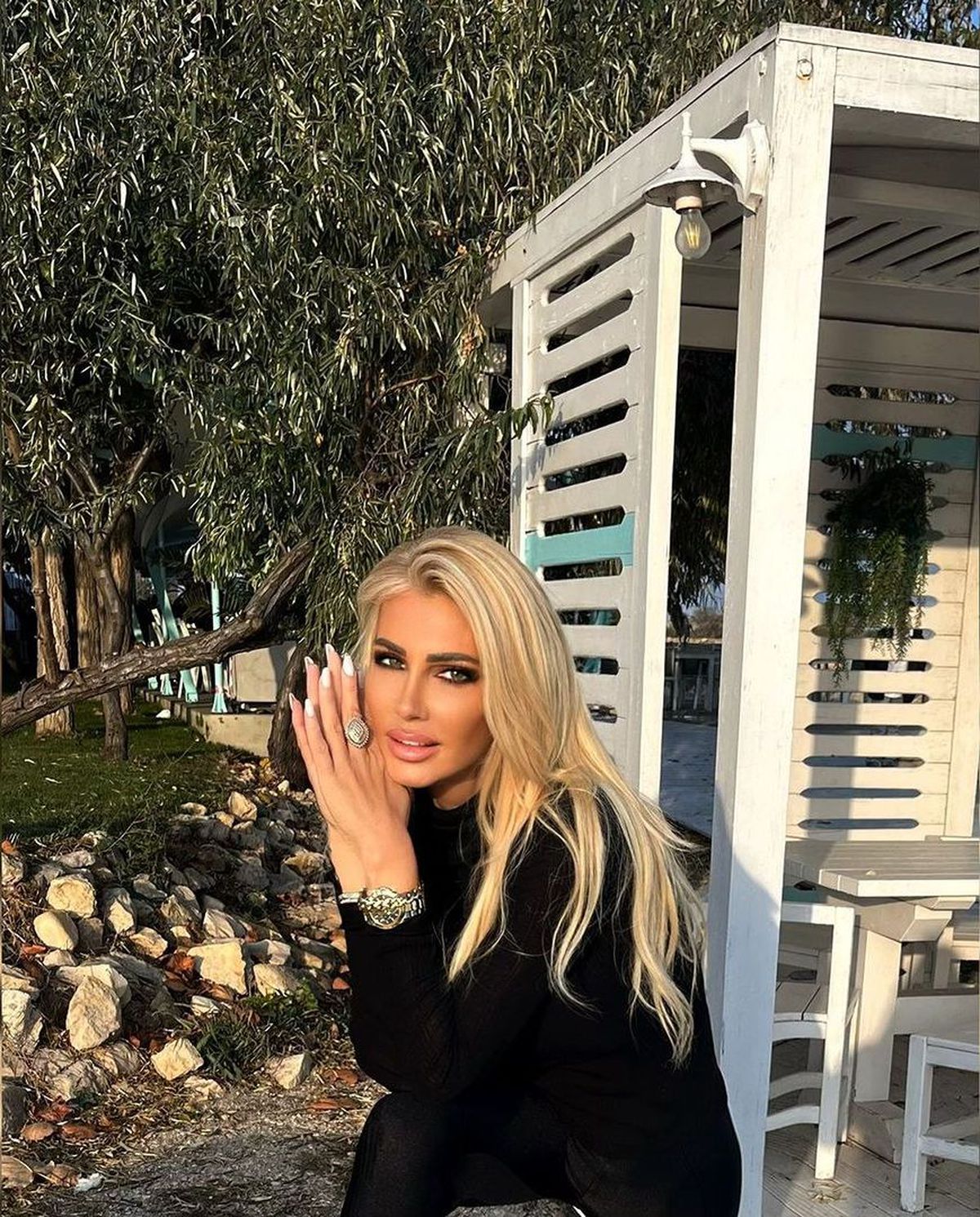 În plin divorț, soția lui Bogdan Vasiliu, rapidistul reținut de DNA, a transmis un mesaj neașteptat: „Mi-am făcut duș, m-am fardat...”