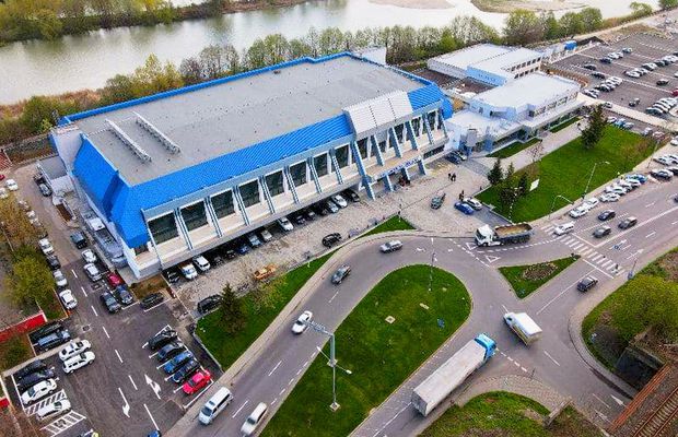Cu o întârziere de 18 luni, bazinul olimpic de 1,7 milioane de euro din România a fost inaugurat astăzi: „Avem o infrastructură de excepție”