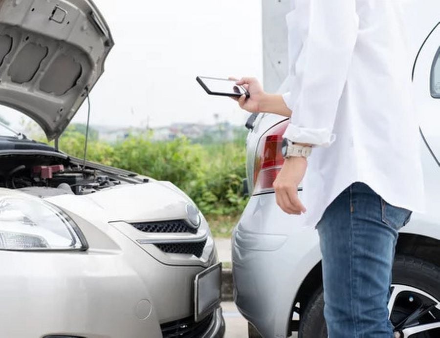 În cât timp primesc banii de la asigurări, în cazul unui accident auto? Află cât de repede îți poți repara mașina