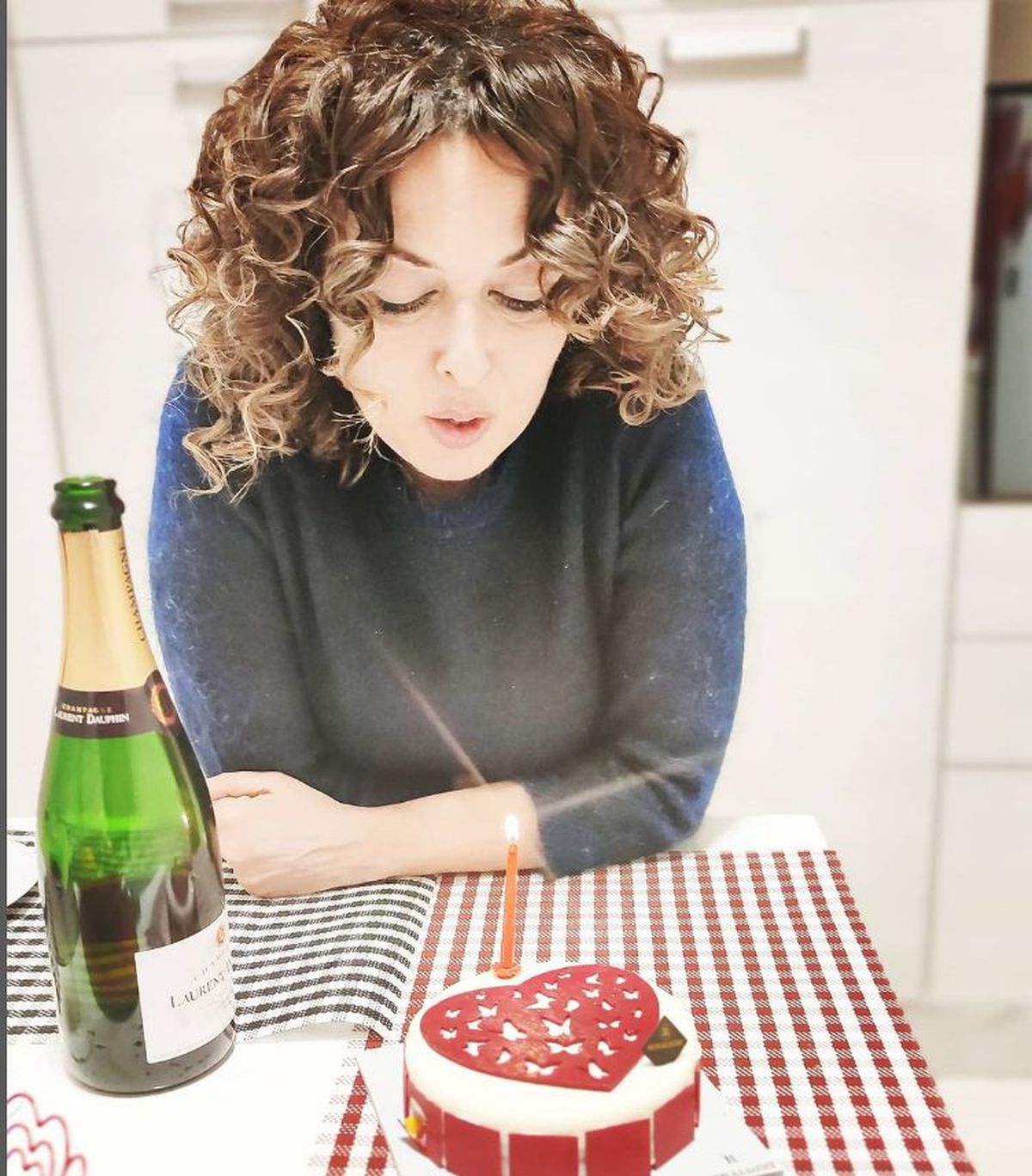 Moment controversat în Conference League » Imediat după gol, antrenorul Fiorentinei a mers în spatele băncii și a sărutat o jurnalistă căsătorită