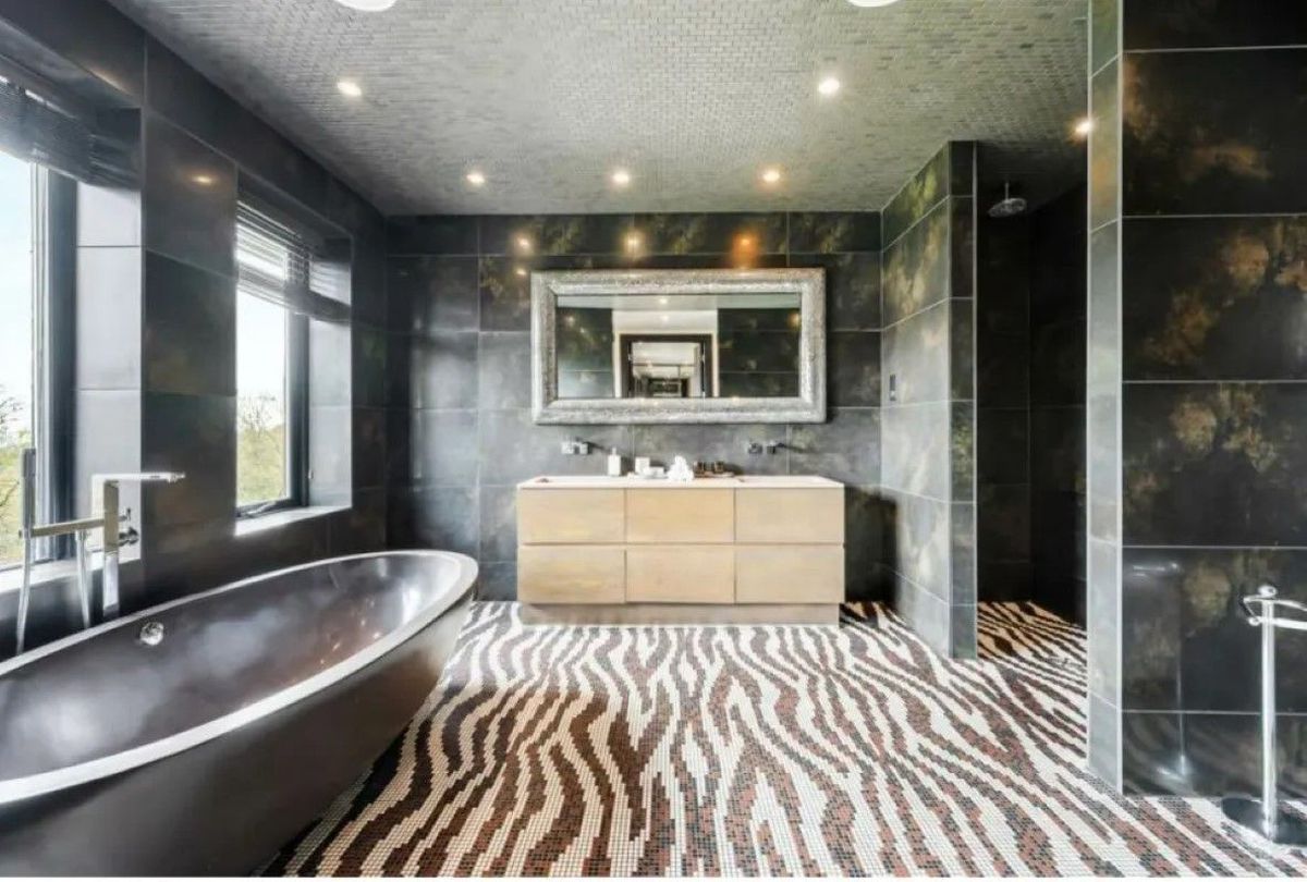 Semn că pleacă? Starul lui Liverpool și-a scos casa la vânzare