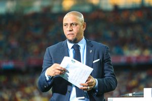 Legendarul Roberto Carlos, operat de urgență în Brazilia