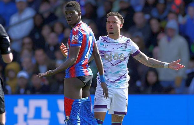 Scene reprobabile în Premier League » I-a tras pantalonii jos, apoi a urmat un conflict în toată regula