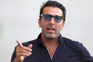 Îl bagă în belele pe Buffon?! Fostul jucător al lui Juventus susține: „Stătea cu iPad-ul în mână și paria!”