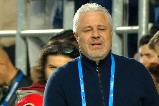 Marius Șumudică, în lacrimi în timpul momentului de reculegere pentru Aaron Boupendza