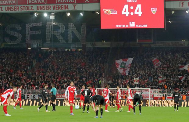 În duelul din Bundesliga era 4-4 încă de la pauză » Neverosimil ce s-a întâmplat la reluare