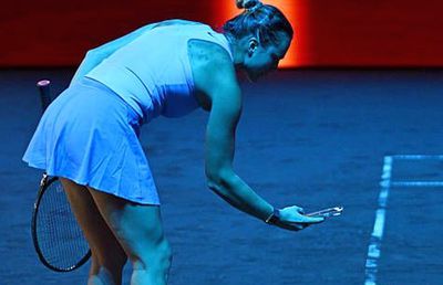 Moment năucitor la Stuttgart! Lidera mondială și-a scos telefonul în timpul meciului și a fotografiat terenul: „Nu mi s-a mai întâmplat”