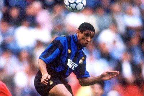 Roberto Carlos a împlinit recent 52 de ani și a câștigat titlul mondial în 2002 cu Brazilia și patru Ligi ale Campionilor cu Real Madrid / Foto: Imago