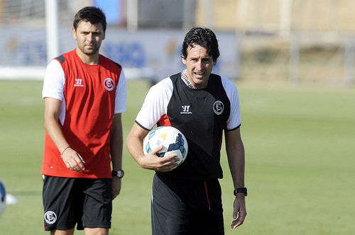 Raul Rusescu alături de Unai Emery la antrenamentele Sevillei // foto: Imago Images