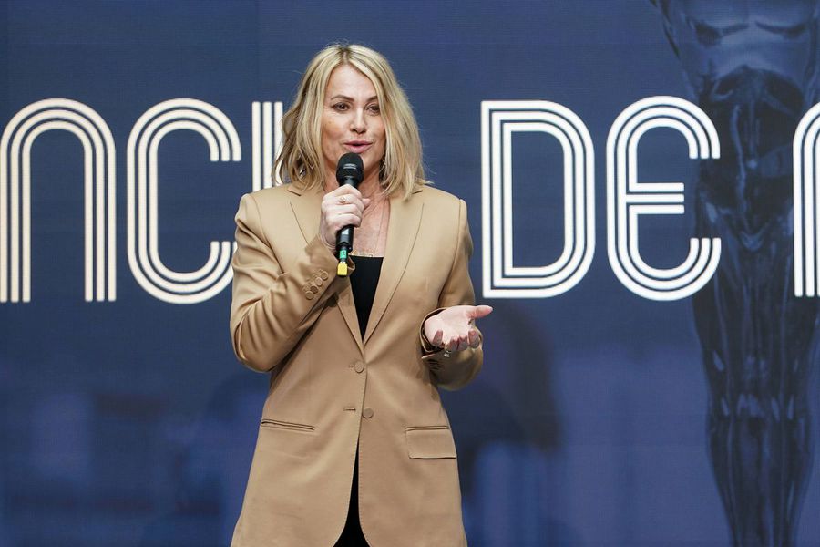 Actrița Irina Antonie: „Simona Halep a venit de 5 ori la piesa «Stă să plouă». Când o vedeam câștigând, mi se schimba perspectiva”