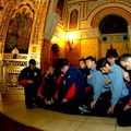 Jucătorii roș-albaștri, la Biserică înainte de meciul cu Pol Timișoara, din Vinerea Mare
