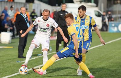 Suspansul rămâne la cote maxime, după Petrolul - Hermannstadt! Cum arată acum clasamentul în play-out