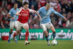 Manchester City - Arsenal, derby-ul decisiv pentru titlul din Premier League