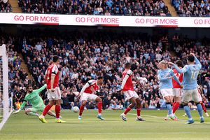 Manchester City - Arsenal, derby-ul decisiv pentru titlul din Premier League. Bară Cherki