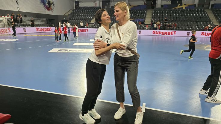 Sandrine Mariot (stânga) și Carmen Amariei (dreapta)