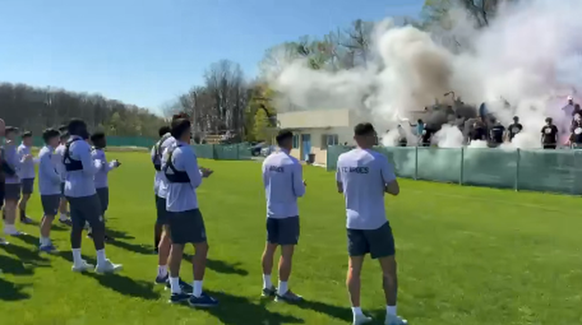 „Aduceți Cupa în Trivale!” » Show la antrenamentul echipei dinaintea meciului din semifinalele Cupei României