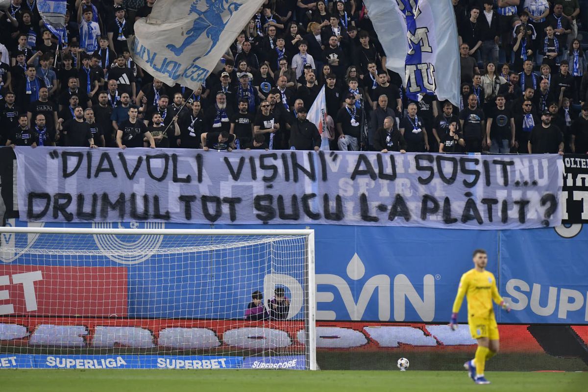 Mesaje afișate unul după altul de olteni, în meciul cu Rapid