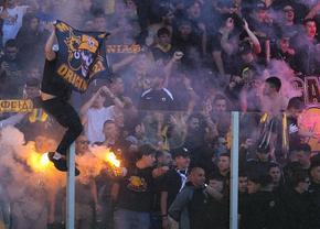 Nebunie înainte de derby-ul de titlu din Grecia: mii de fani la antrenament